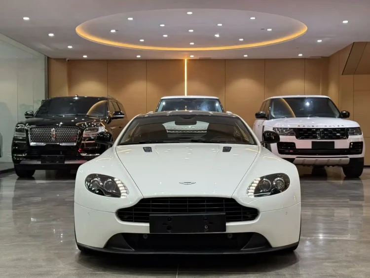 Aston Martin V8 Vantage 2015 4.7L Coupe
