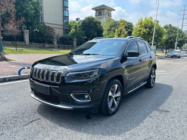 Jeep Cherokee 2020 2.0T 2WD Leading Edition