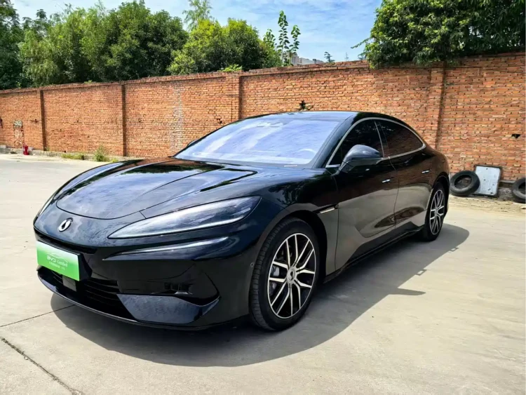 Denza Z9 2024 Model 1100km AWD Max Edition