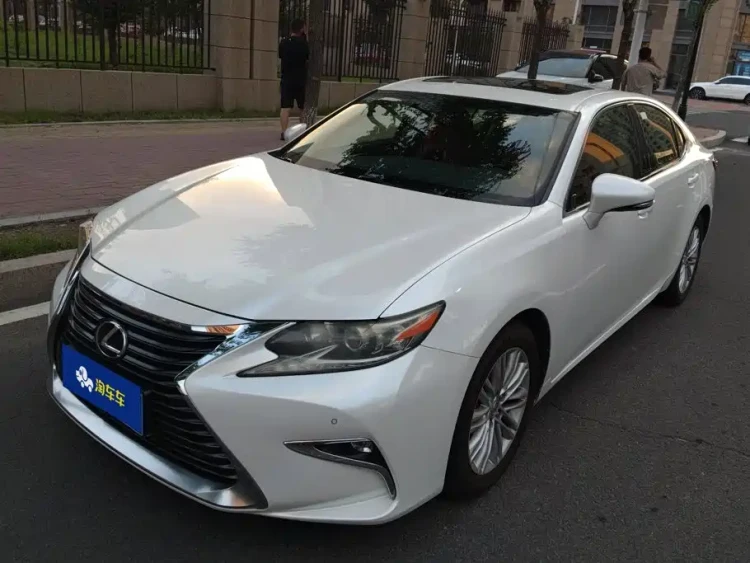 Lexus ES 2017 200 30th Anniversary Edition