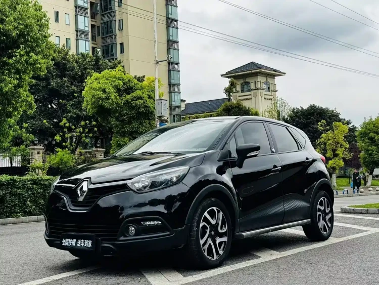 Renault Captur 2015 Model 1.2T Automatic Standard Edition