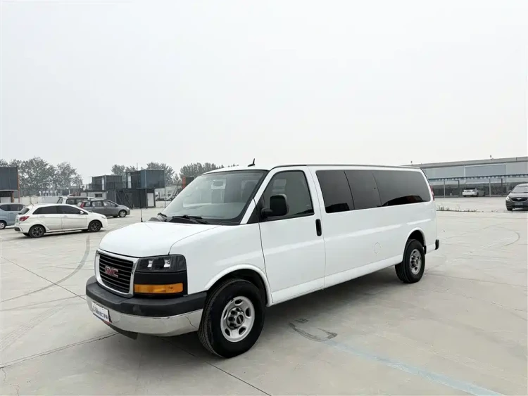 GMC Savana 2012 6.0L Leader Classic Edition