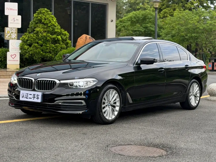 BMW 5 Series 2020 525Li Luxury Package