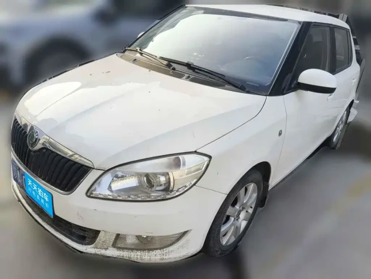 Škoda Fabia 2012 1.4L Manual Crystal Spirit Edition