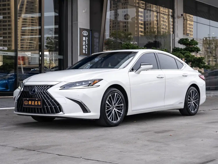 Lexus ES 2021 300h Luxury Edition