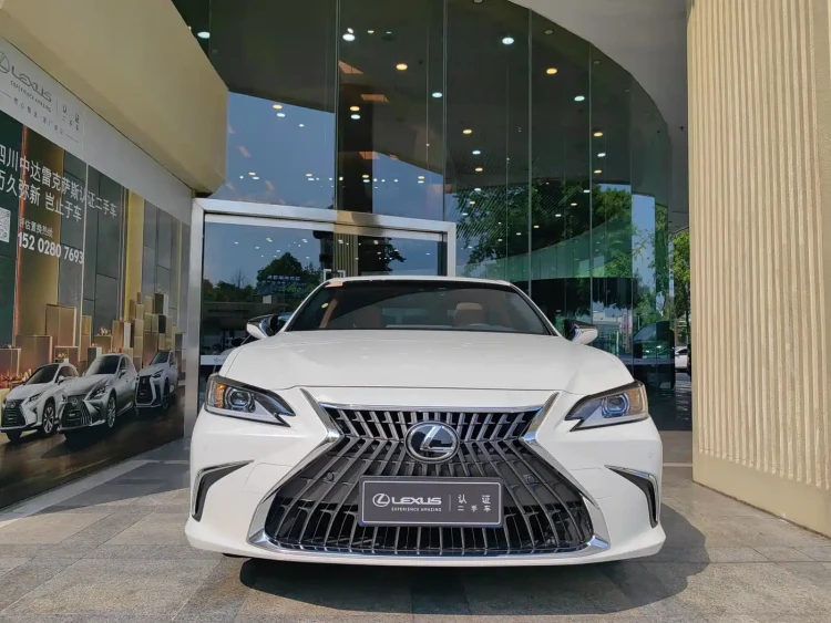Lexus ES 2024 200 Premium Edition