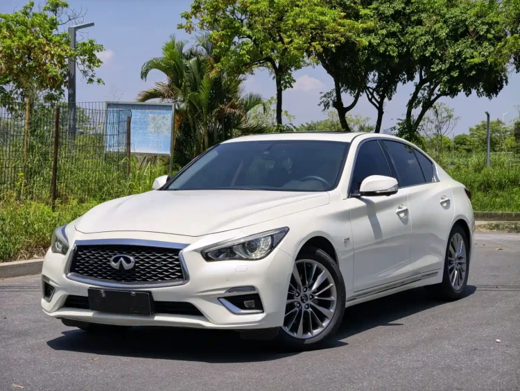 Infiniti Q50L 2018 2.0T Premium Edition (China VI)