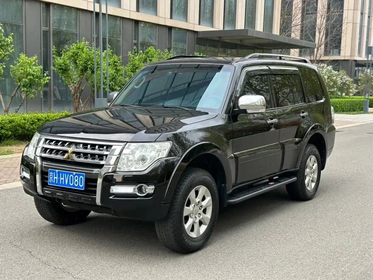 Mitsubishi Pajero (Import) 2015 3.0L Automatic Elite Premium Edition China IV