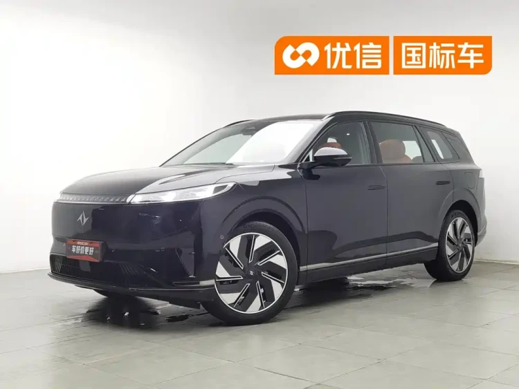 Dongfeng Yipai eπ008 2025 210Ultra Ruyi Edition 6-Seater