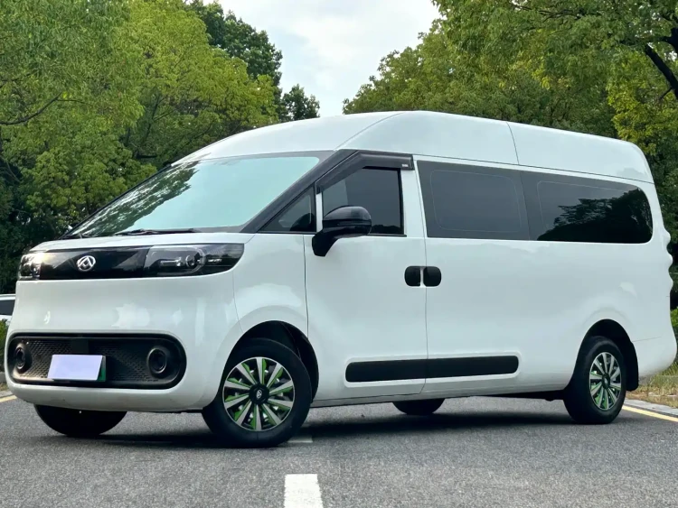 SAIC Maxus Dana V1 2025 V1+ Long Wheelbase High Roof Multi-Purpose Version (62kWh)