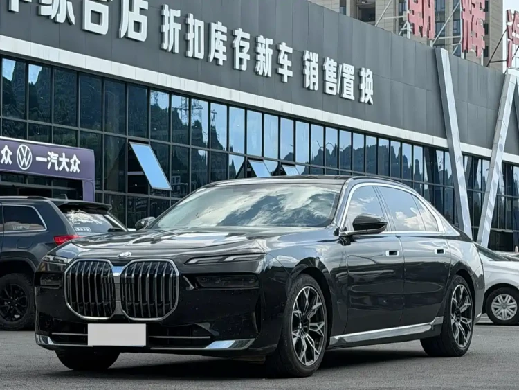 BMW 7 Series 2023 Model 735Li M Sport Package