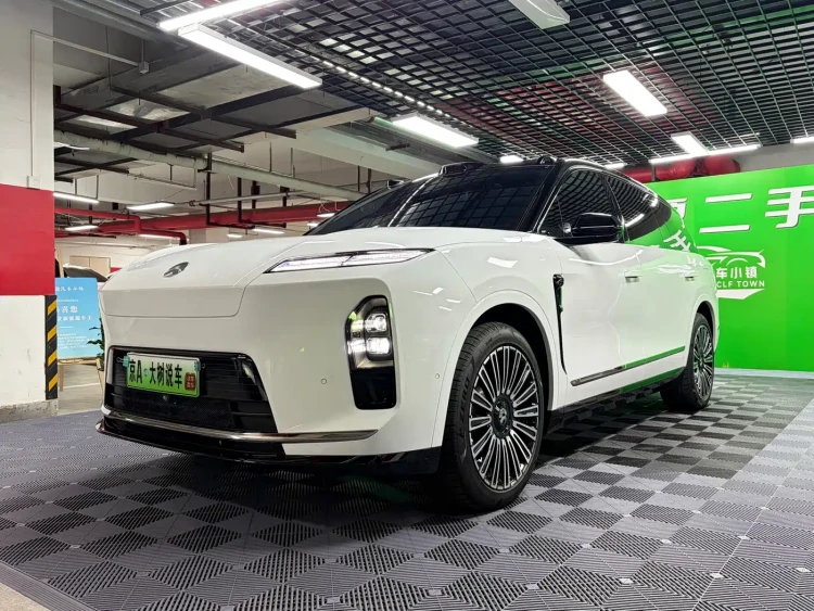NIO ES8 2025 Model 6-Seat Executive Luxury Edition