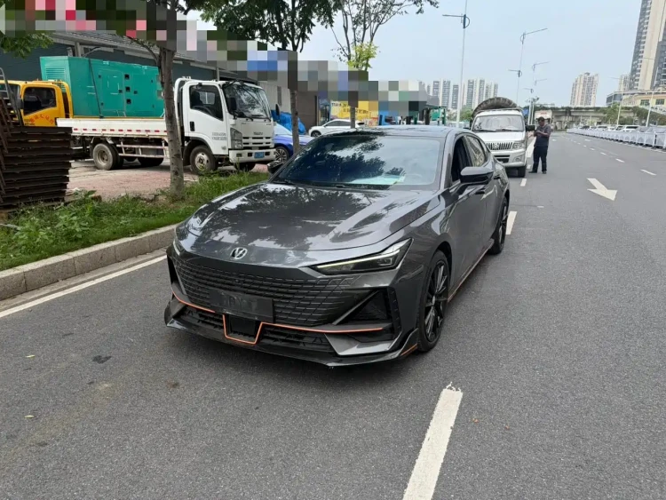 Changan UNI-V 2022 1.5T Sport Edition