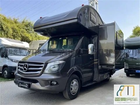 Zhongyi Motorhome Sprinter RV 2016 Model Sprinter Dual Expansion Type C RV