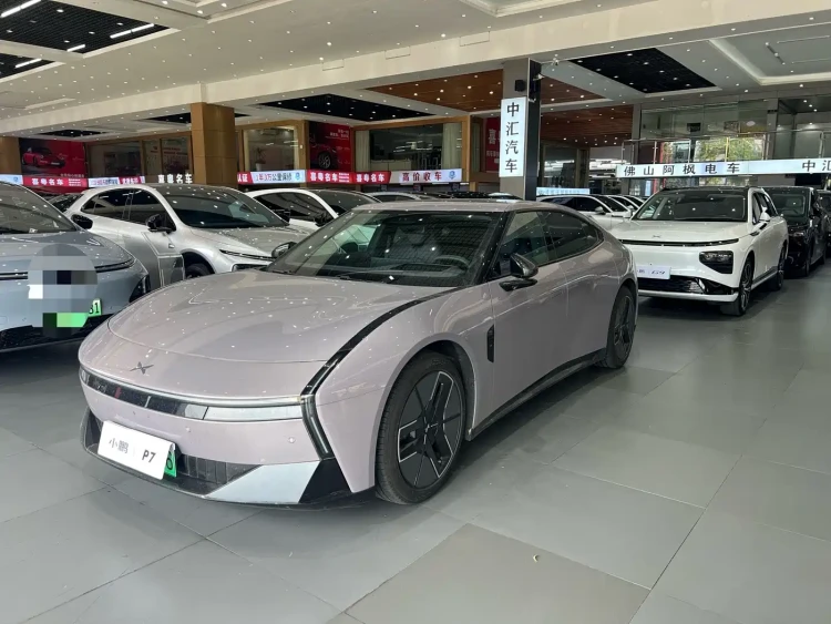 XPeng P7 2025 702km Long Range Edition
