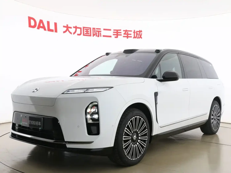 NIO ES8
