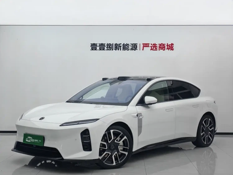 NIO ET5