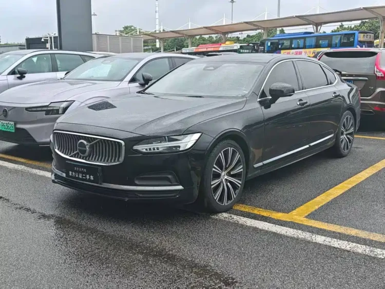 Volvo S90 2023 B5 Intelligent Vision Luxury Edition