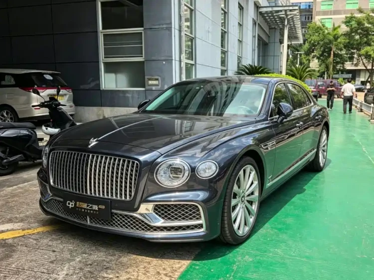 Bentley Flying Spur 2021 4.0T V8 Standard Version