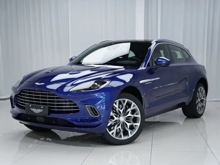Aston Martin DBX 2023 3.0T STRAIGHT-SIX