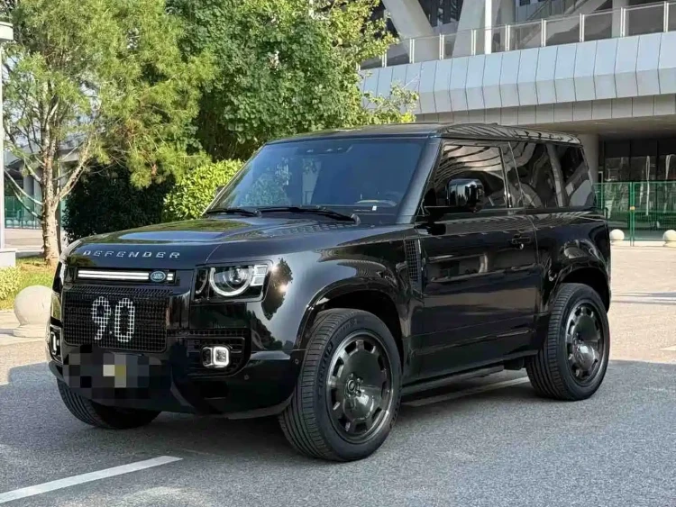 Land Rover Defender 2025 90 3.0T P400 X-Dynamic HSE