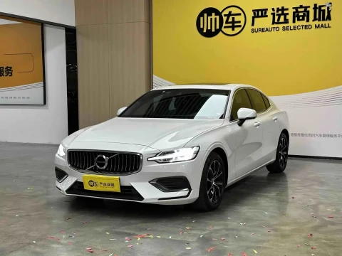 Volvo S60 2022 B4 Smart Comfort Luxury Edition