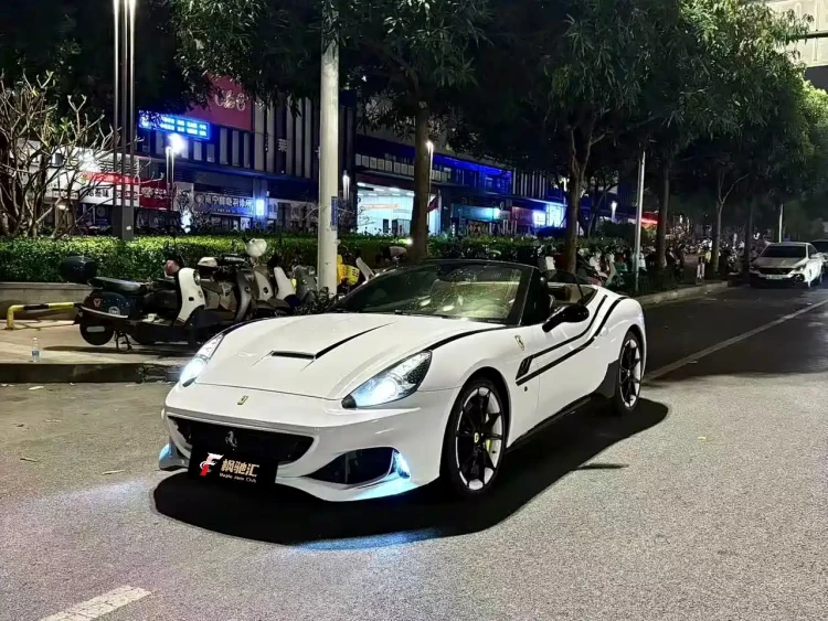 Ferrari California T 2012 4.3L Standard