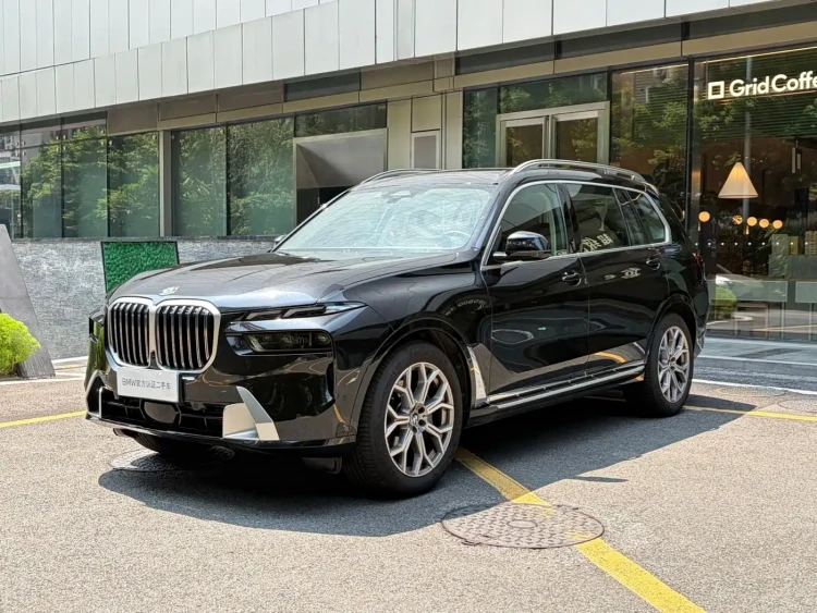 BMW X7 2023 xDrive40i Leading Luxury Package