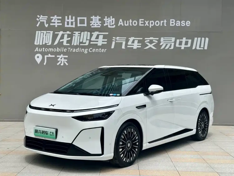 XPeng X9 2026 Model Extended Range Base Version