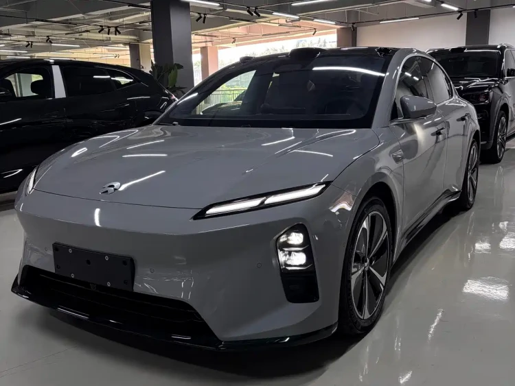 NIO ET5