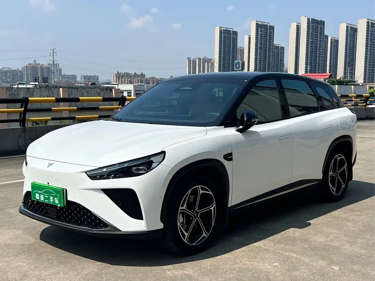 Nezha Auto Nezha L 2024 Pure Electric 510 Flash Charge Red Edition