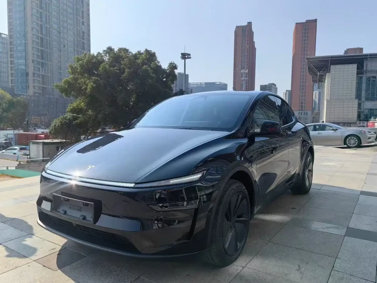 Tesla Model Y 2026 Rear-Wheel Drive