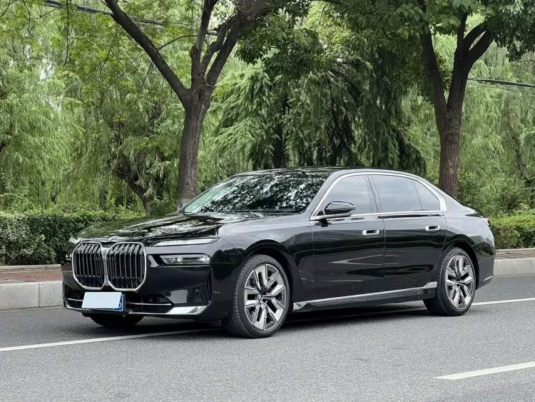 BMW 7 Series 2023 Model 740Li Leading Luxury Package