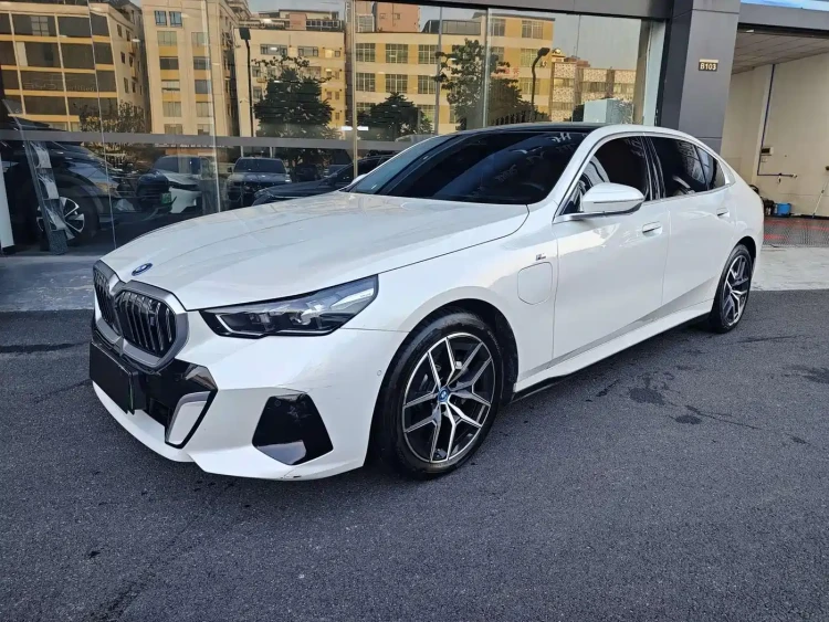 BMW i5 2024 eDrive 35L Premium Model M Sport Package