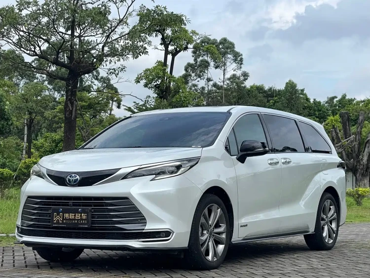 Toyota Sienna 2023 2.5L Hybrid Premium Edition