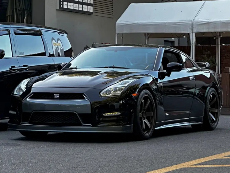Nissan GT-R 2009 Base Model