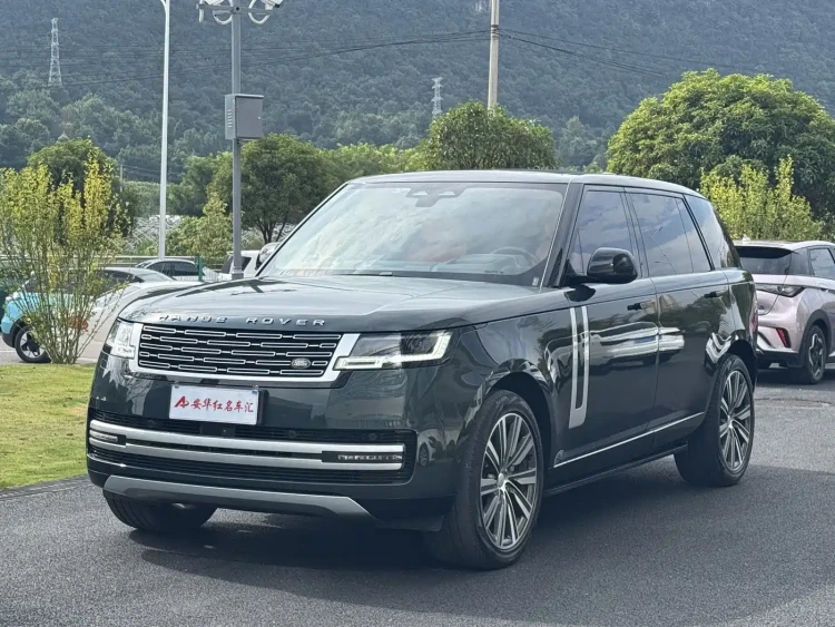 Land Rover Range Rover 2023 3.0 L6 400PS Genesis Extended Version