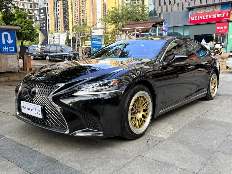 Lexus LS 2018 500h Executive Edition China V