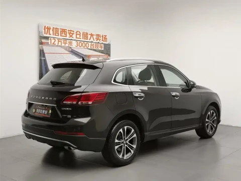 Borgward BX7 2016.04 92100 км