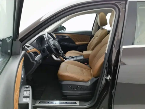 Borgward BX7 2016.04 92100 км