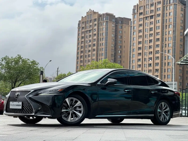 Lexus LS 2018 350 Excellence Edition China V