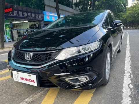 Honda Jade 2013 1.8L Automatic Comfort Edition 6-seater