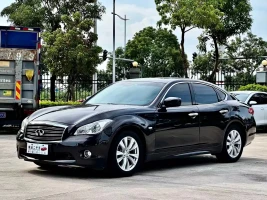 Infiniti M Series 2011 M37