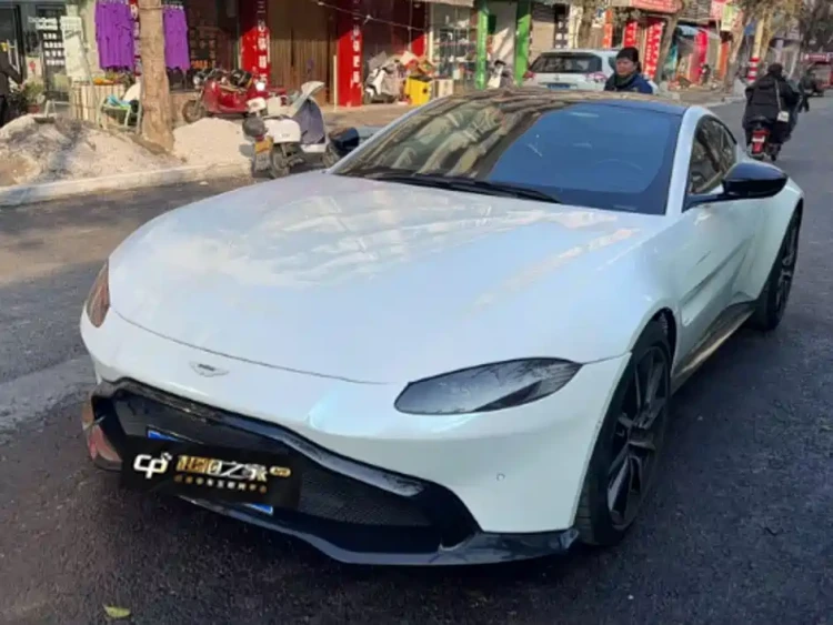 Aston Martin V8 Vantage 2020 4.0T V8 Coupe