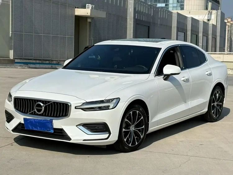 Volvo S60 2022 B4 Smart Comfort Luxury Edition