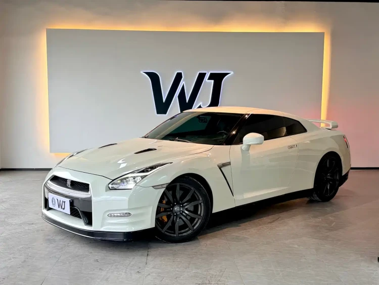 Nissan GT-R
