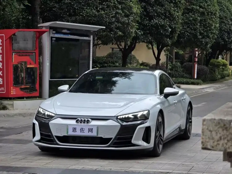Audi e-tron GT 2023 Base Model