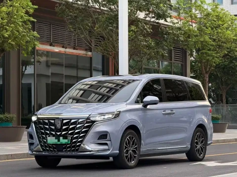 Roewe iMAX8 EV 2022 Gold Edition