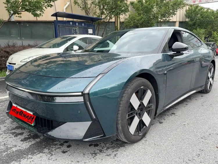 XPeng P7 2025 702km Long Range Edition