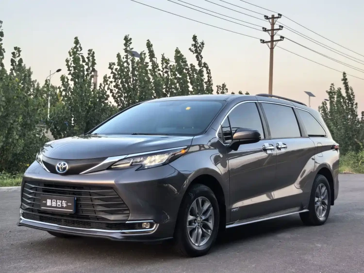 Toyota Sienna 2021 2.5L Hybrid Luxury Edition